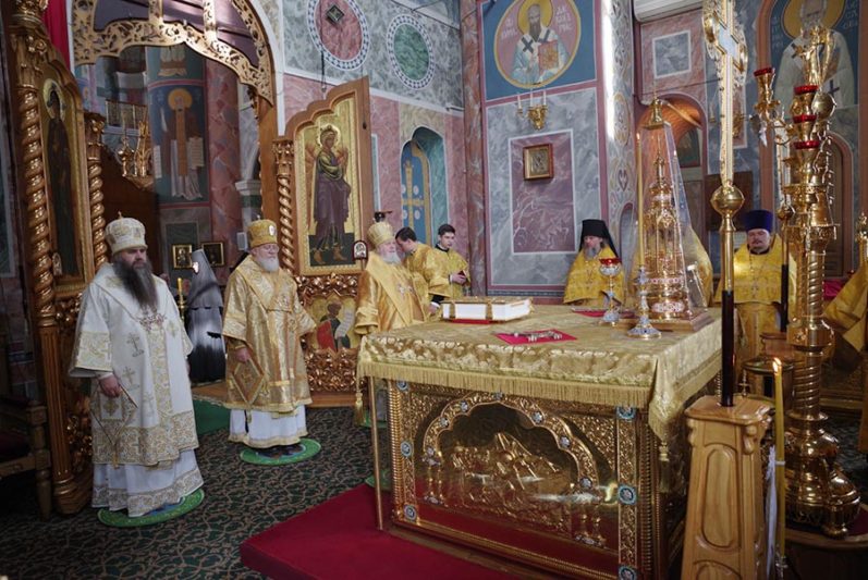 Иерархи Русской Зарубежной церкви посетили Дивеево