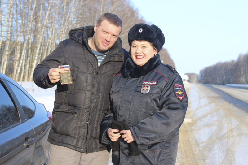 Дивеевские госавтоинспекторы поздравили водителей-мужчин с 23 февраля